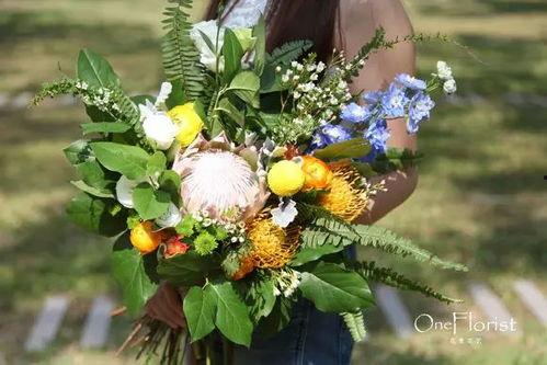 吃瓜花店老板视频,花店里的趣味人生