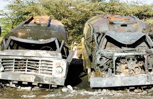 油罐车吃瓜被炸,一场惊心动魄的灾难瞬间